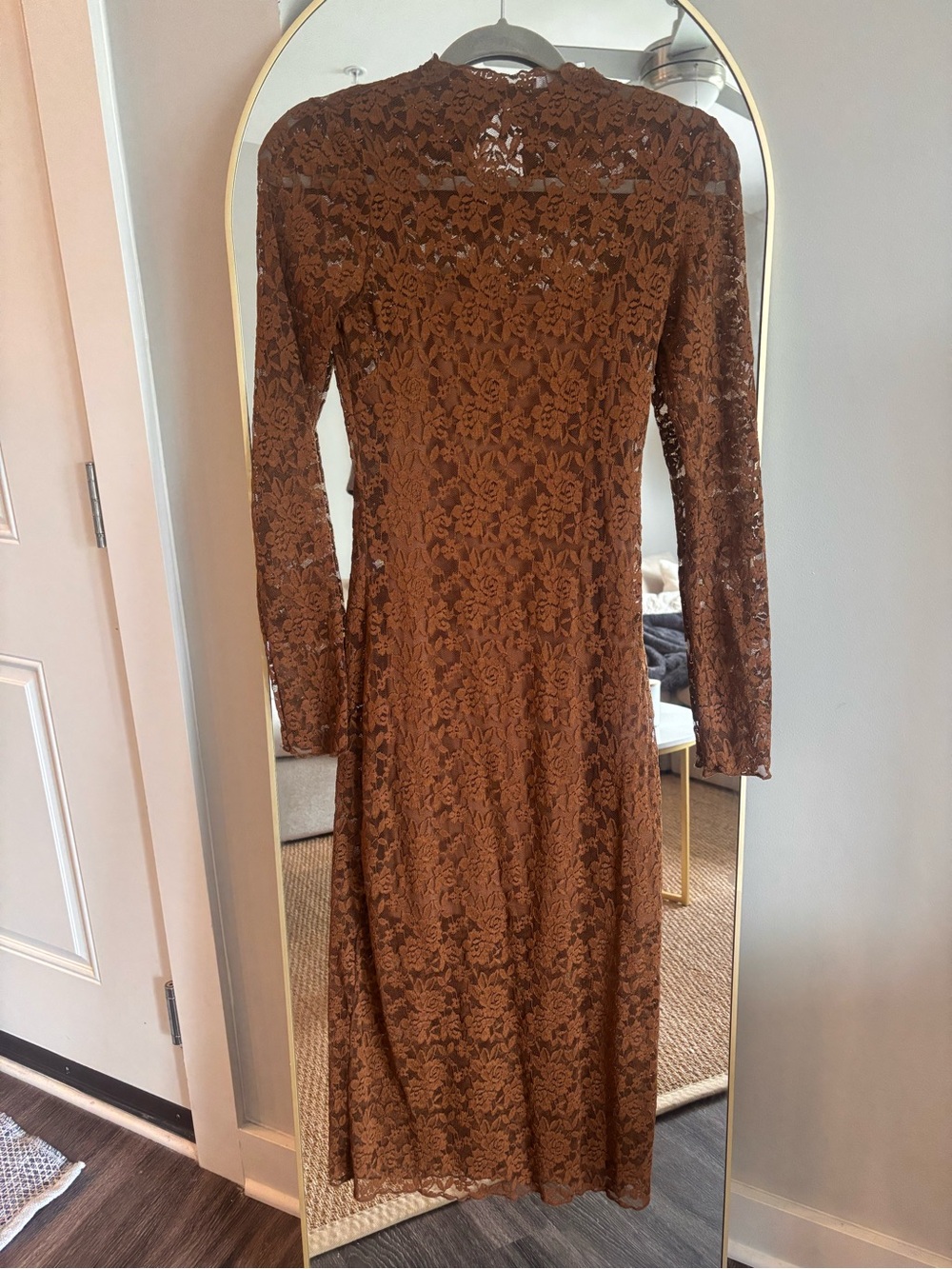 vestique Brown Long-Sleeve Lace Midi Dress